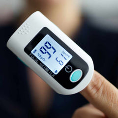 Mesurez très rapidement votre taux d'oxygène et votre fréquence cardiaque grâce à cet oxymètre de pouls.